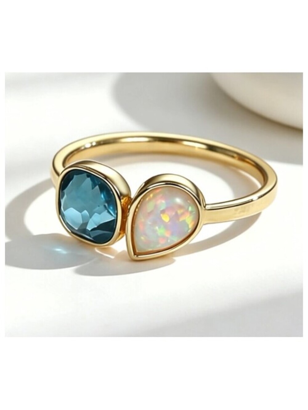 Blue and simulated opal - Ring - Gold - CZs - Size 8